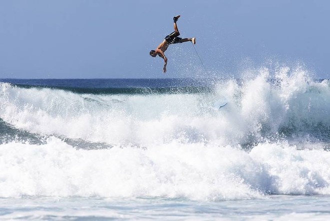 Marcillio Browne bails - PWA Cabo Verde day 3 ©  John Carter / PWA http://www.pwaworldtour.com